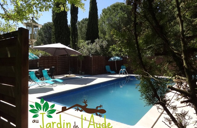 Independent bedroom, swimming pool, Park, Kitchen, Barbecue.
