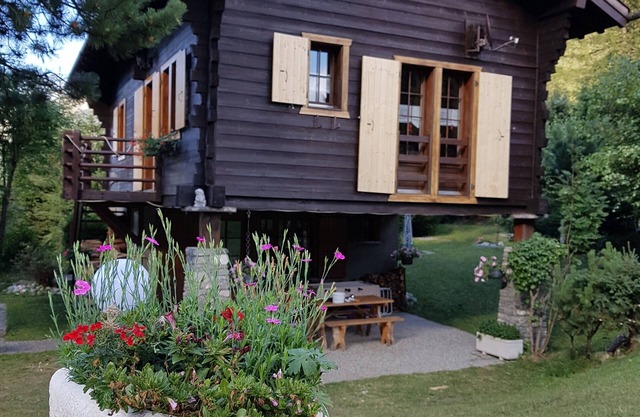 independent chalet near La Fouly