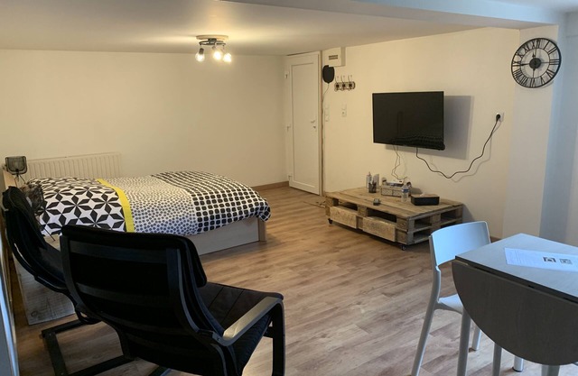 Independent 50m2 studio in a house