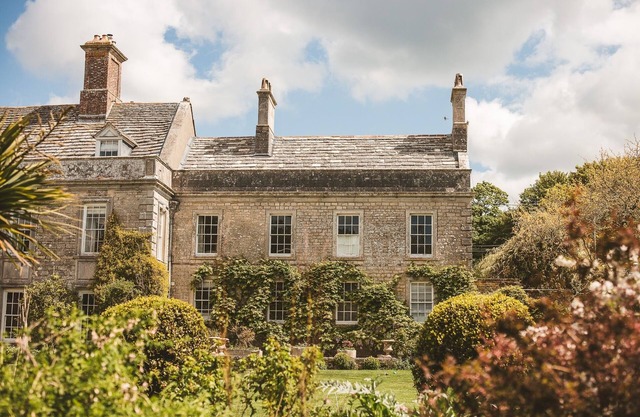 Independent Garden Wing of Dorset country house
