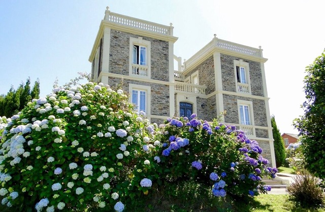 Indiana Colonial Style House Villa Auristela