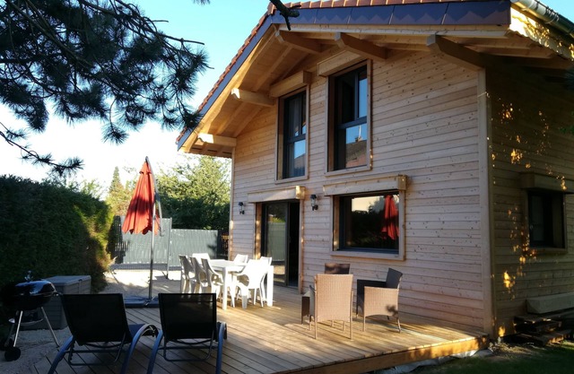 Individual chalet "la Chaumière", new in 2018. very comfortable, wooded garden