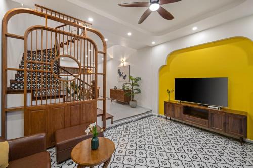 Indochine House - 1km to My Khe Beach & City Center & Full AC by The Key