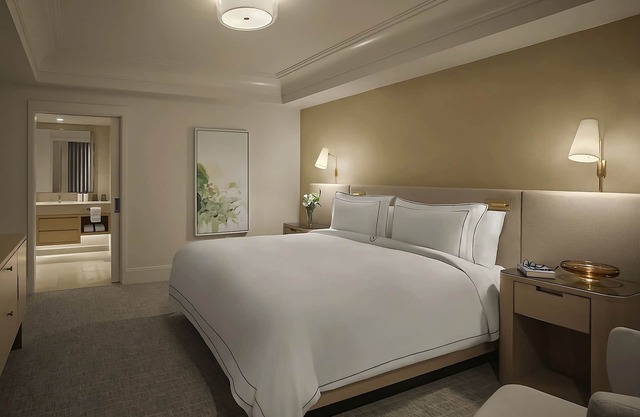 Indulge in Opulent Comfort! Pet-friendly Property, Minutes to Carson Beach