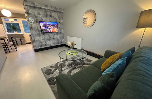Indulgent Cozy 2 BR home