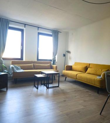 Industiral Design - 24h Self-Check- in - bis 7 Personen - zentrale Lage - Parkplatz - WiFi - Monteure