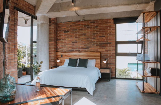 Industrial Chic Loft in Front of Unicentro Mall