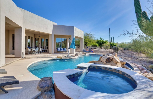 Infinity Pool: Stunning Home in Cave Creek!