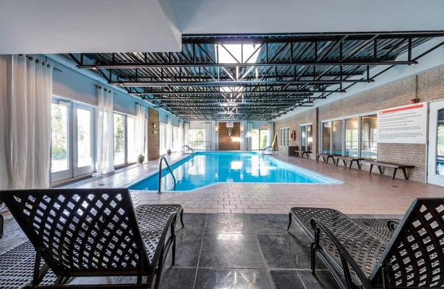 INITIAL - L'OURS - Mont-Sainte-Anne