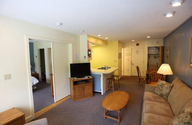 Inns of Waterville Valley one bedroom Condo close to Town Square (205)