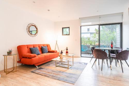 Insurgentes Area Apt Balcony, Outdoor Lounge