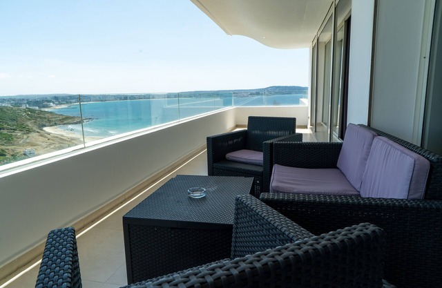Intimate Apartment SEA VIEW