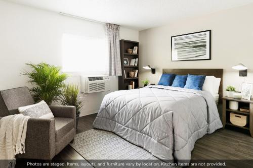 InTown Suites Extended Stay Chicago IL - Downers Grove