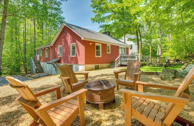 Inviting Alton Bay Home Near Lake Winnipesaukee!
