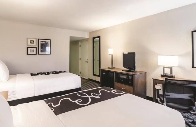 Inviting Space for Poolside Fun & Beachwalk Adventures, Ideal for Families