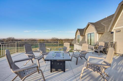 Iowa Family Home with Valley Views and Rooftop Deck