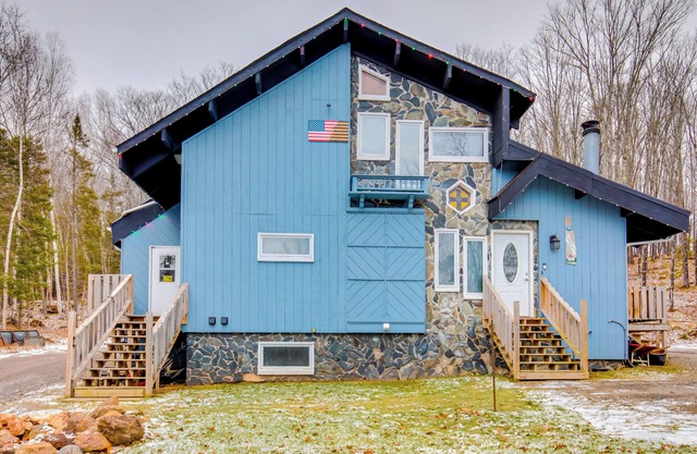 Iron River Retreat w/Sauna: Walk to Ski Brule!