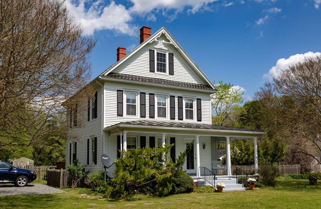 Irvington Country Getaway House