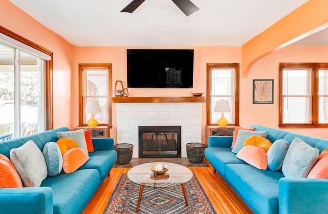 Irvington Retro Villa - 2B/1B MCM Indy Charmer