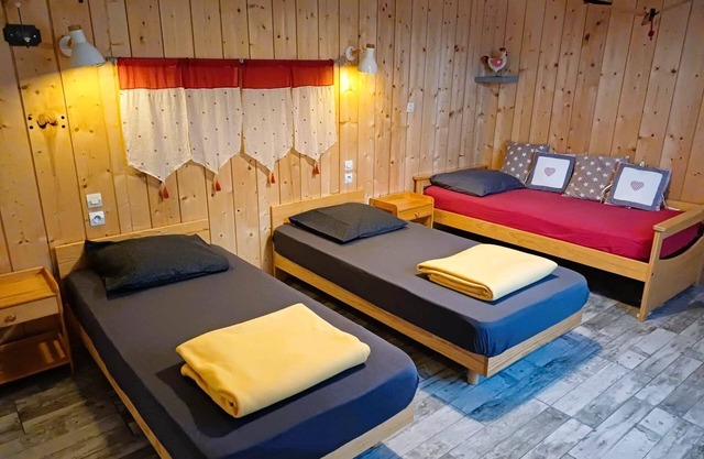 ISARDS HIKER 5-BED DORMITORY GR10