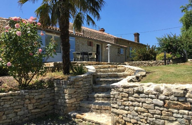 Isis, small house, South Vendée, Puy du fou, Marais Poitevin