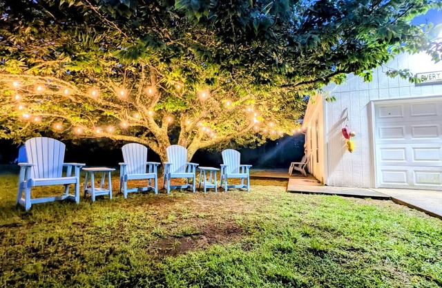 Island Escape: Bikes, Kayaks, Grill, Firepit, Beach Gear, Large Quiet Property