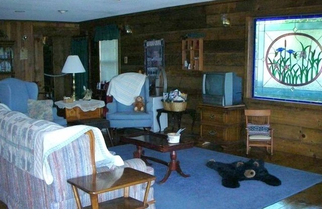 'Island View in Hague' Directly on Quiet Northern Lake George ***** View & Sunny