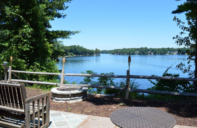 ISLAND WATERFRONT Sleeps up to 8