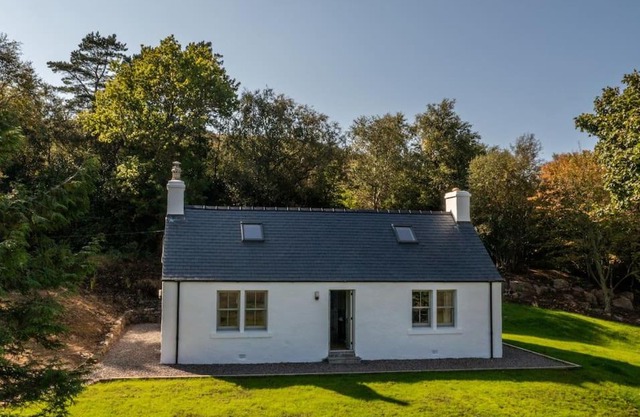 Isle of Skye luxury cottage near Portree