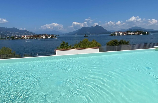 Isole apartment with pool and lake view in Baveno
