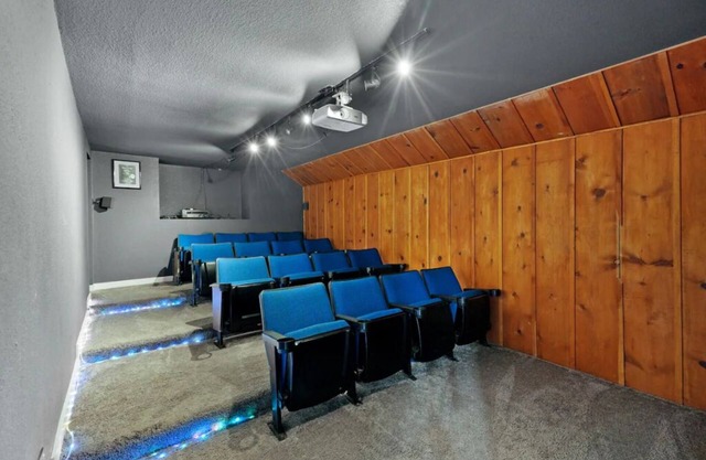 It's Showtime! Arvada Retreat w/Movie Theater