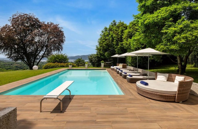 Italian Lakes villa with heated pool
