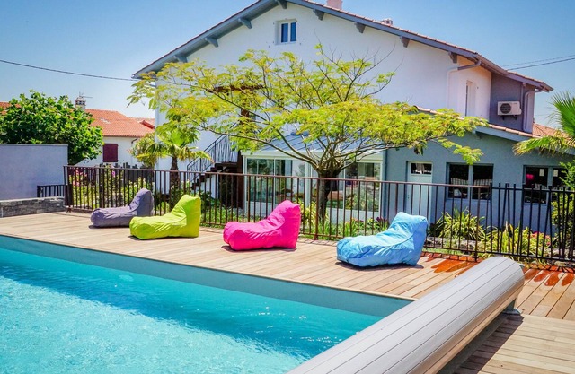ITSAS ONDOA next to the sea, Whole