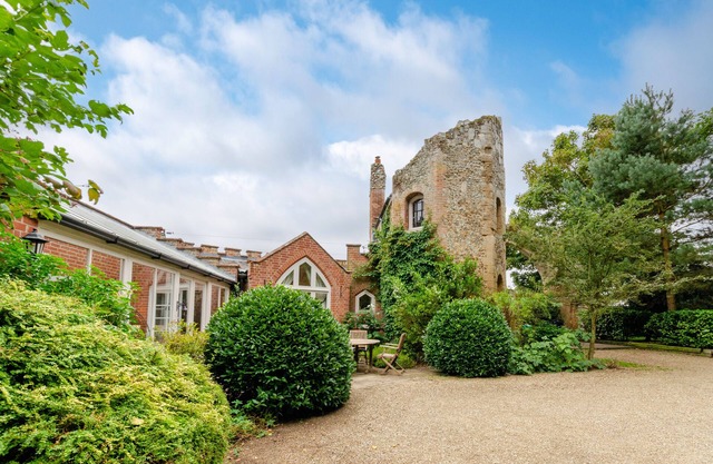 Ivy Lodge - Two Bedroom House, Sleeps 4