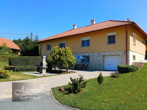 Jázmin Apartmanház