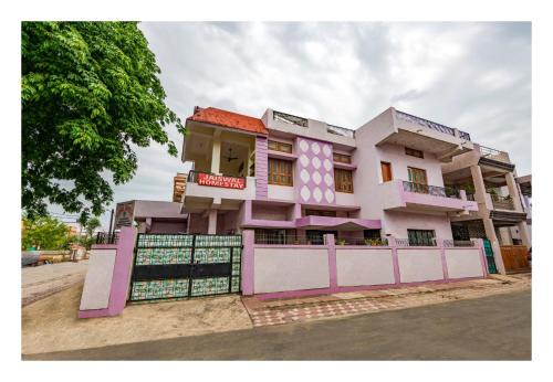 Jaiswal Homestay 2BHK Holiday Home-parking-kitchen-Wi-Fi & 24 hour Hot water