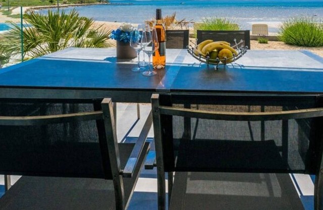 JamC Dream: Family dream right by the sea with heated pool