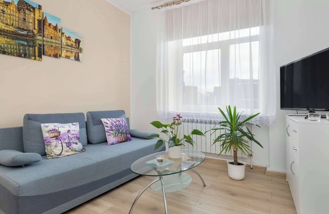 Jana z Kolna 10 Gdańsk | Large Apartment with Desk and Balcony