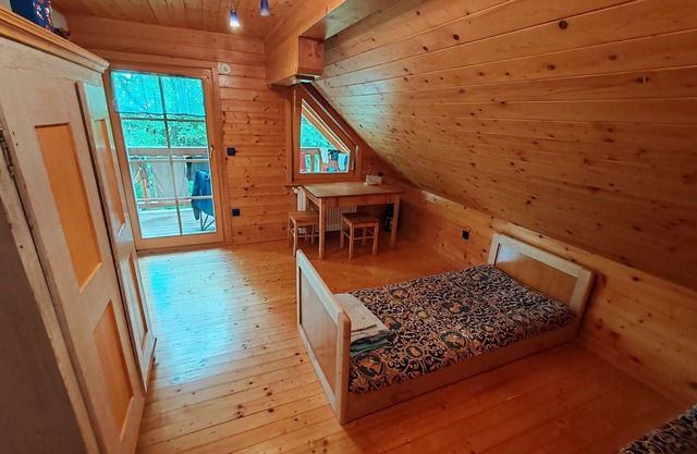 Janez Rooms in beautiful nature with hiking paths