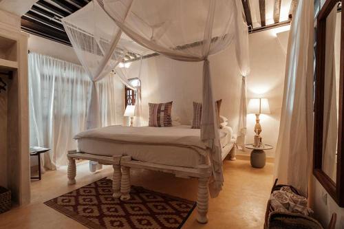 Jannah Faza Two Bed Suite with AC and Rooftop