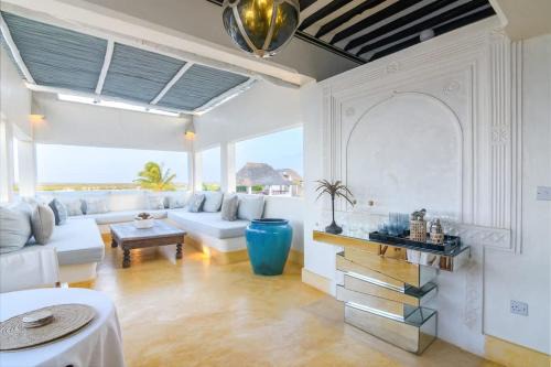 Jannah Penthouse with AC and Rooftop