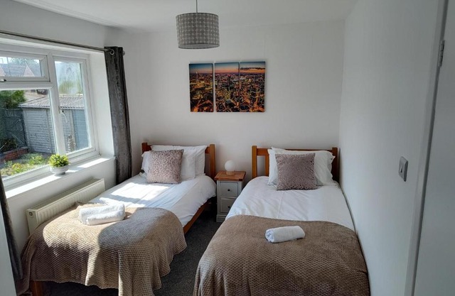 Jarvis Drive 3 Bed contractor house In melton Mowbray