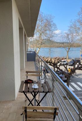 JASALPI único apartamento delante del Lago de Banyoles
