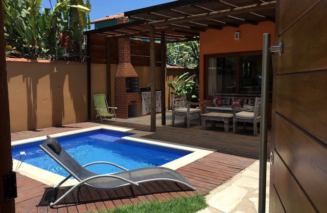 Jasmim in front of the beach, 5 suites, pool & BBQ, only 1 km from old town.
