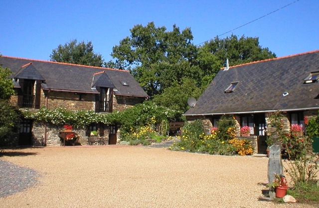 Jasmine Cottage, South Brittany cottage, free bikes, WiFi, near village