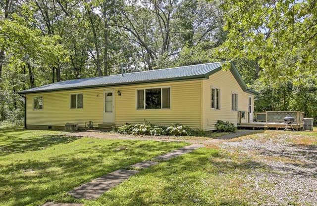 Jasonville Cabin - Walk to Shakamak State Park!