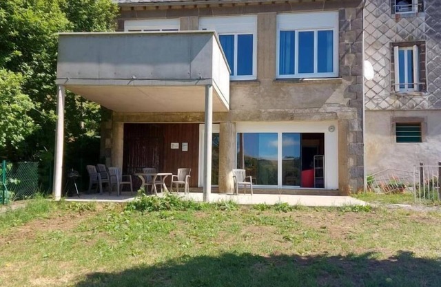Jaune - Espinchal - Gîte