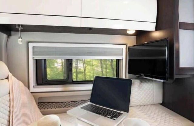 Jayco l 2024 Solstice class B Motorhome