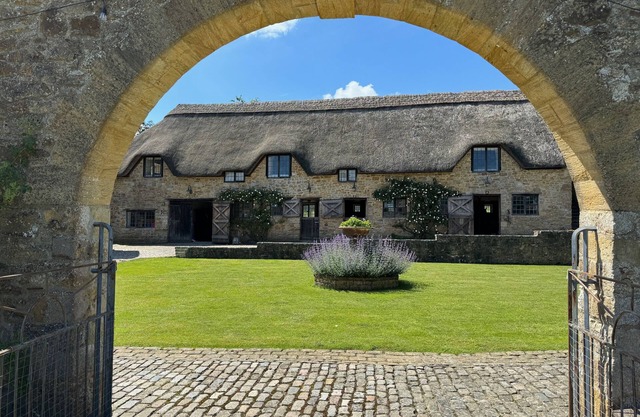 Jerards Stables - sleeps 4 guests in 2 bedrooms