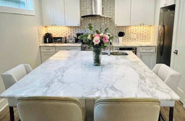 JEWEL OF GENTILLY-Cute Comfy 2bd 2bath sleeps 8, close to all the action